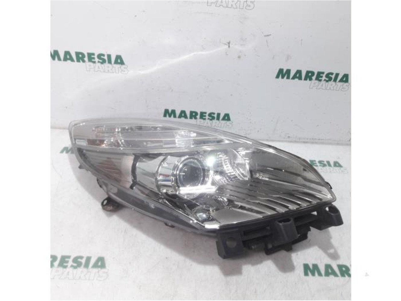 Renault - Scenic - Scheinwerfer rechts