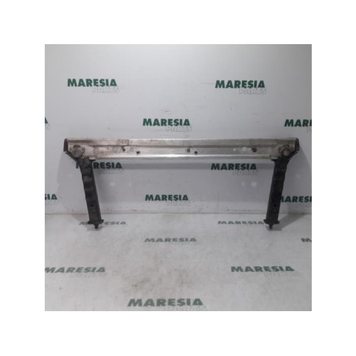Renault - Scenic - Radiator bar