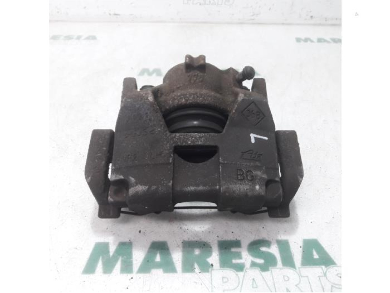 Renault - Scenic - Front brake calliper, left