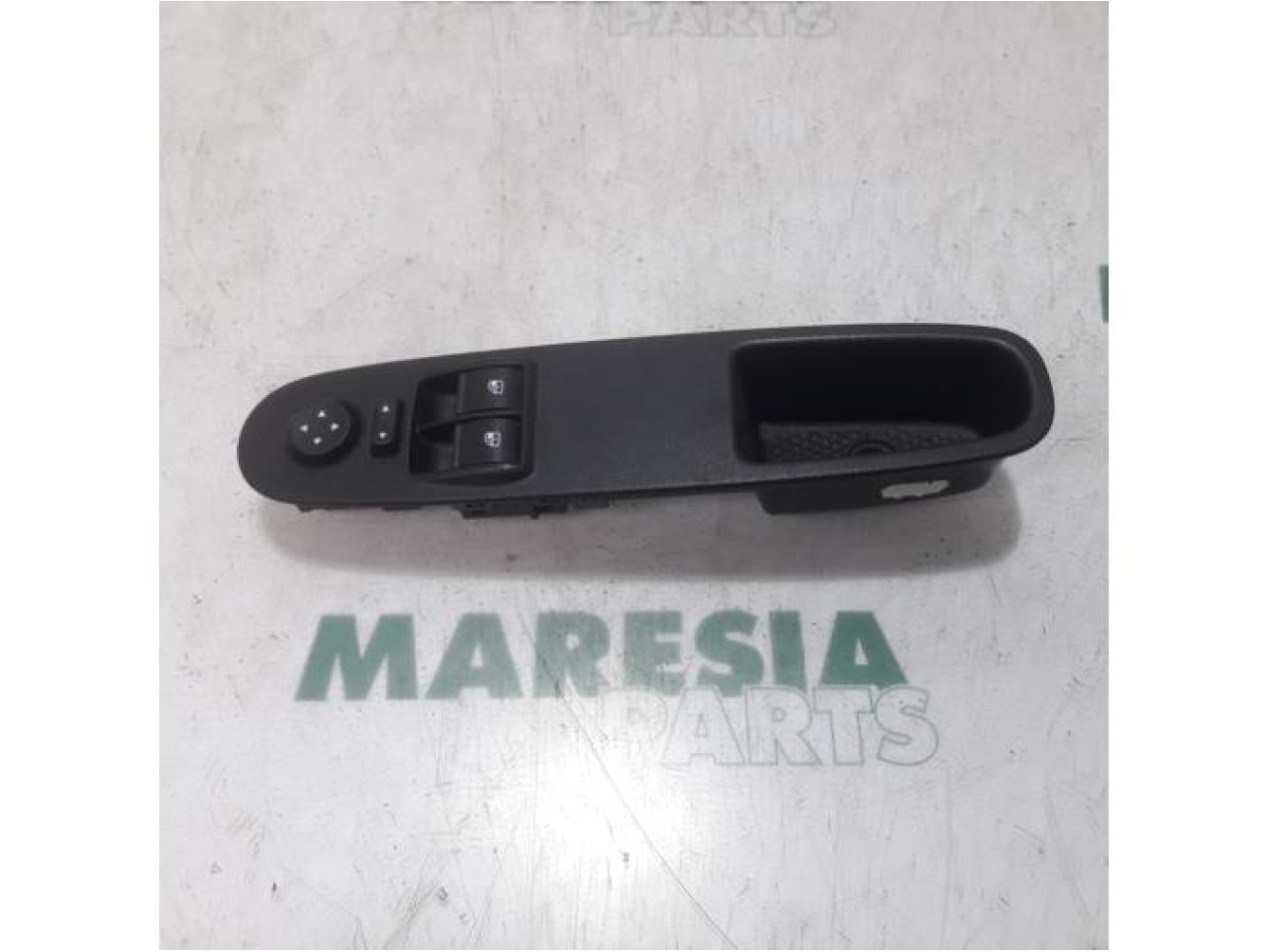 Fiat - Punto - Multi-functional window switch