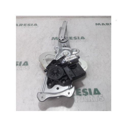 Renault - Scenic - Rear door window mechanism 4-door, right