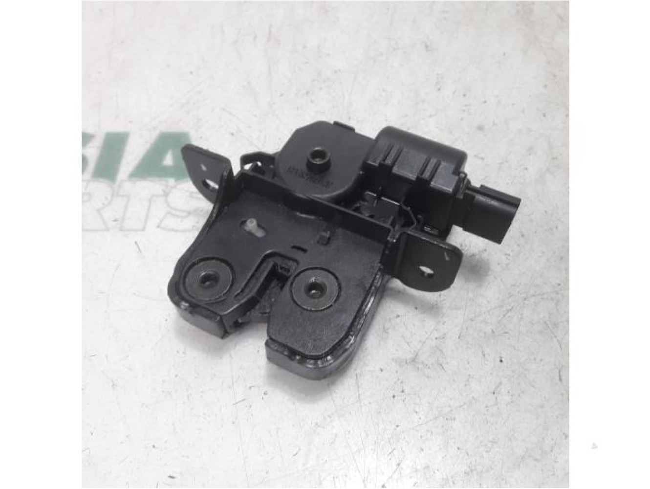 Renault - Scenic - Tailgate lock mechanism