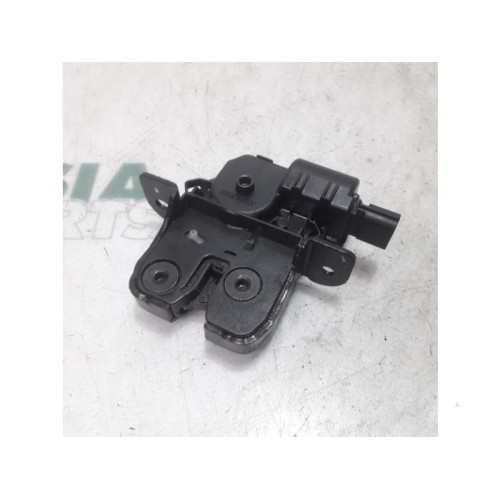 Renault - Scenic - Tailgate lock mechanism
