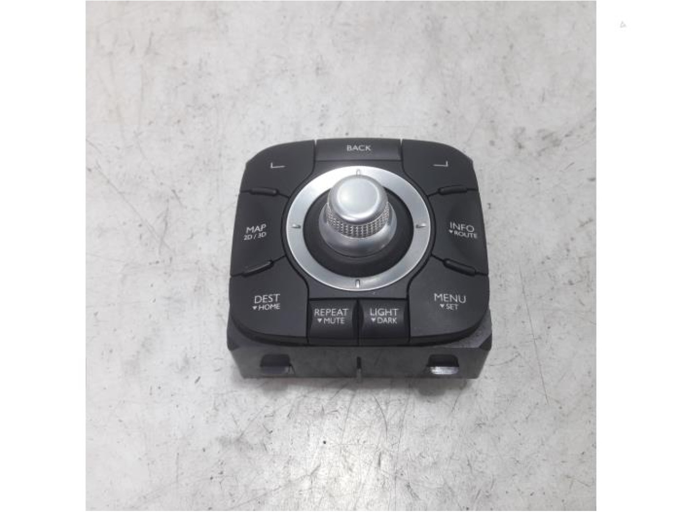 Renault - Scenic - Panneau de commandes navigation