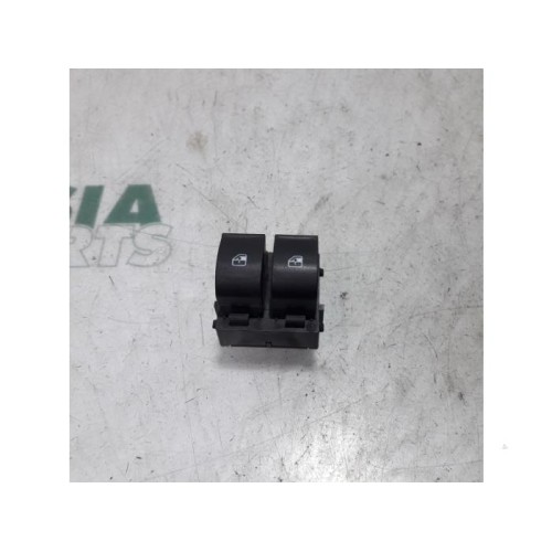 Fiat - Punto - Multi-functional window switch