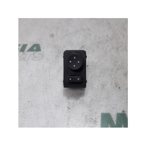 Fiat - Punto - Mirror switch