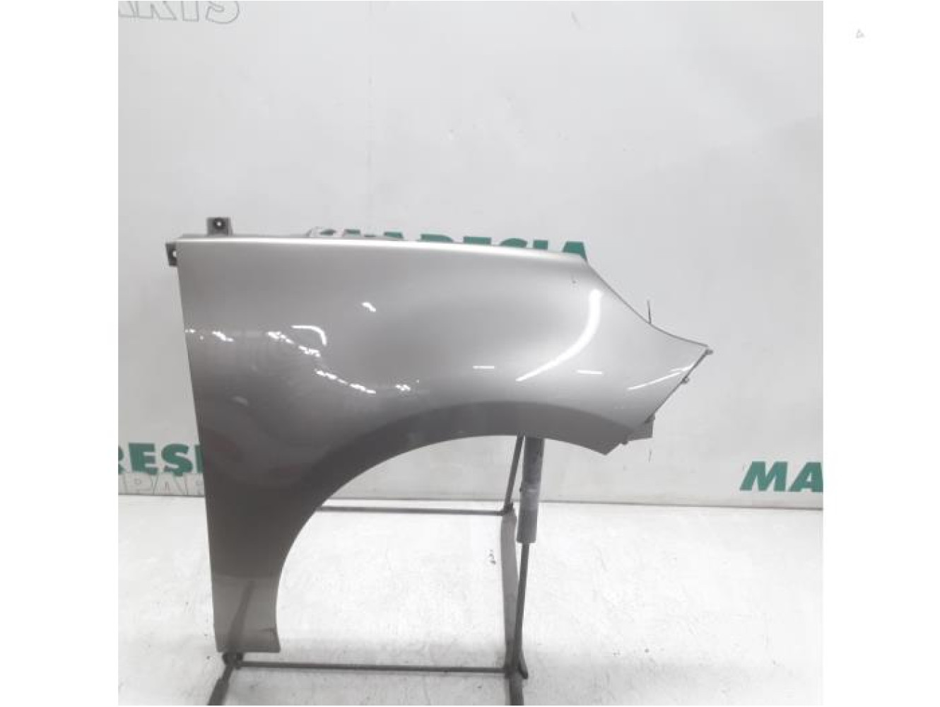 Renault - Scenic - Front wing, right