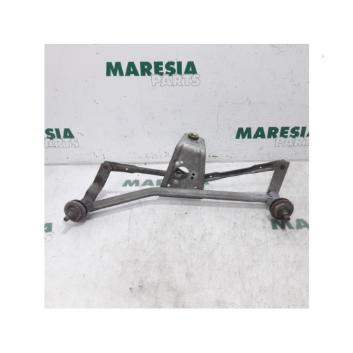 Peugeot - 206 - Wiper mechanism