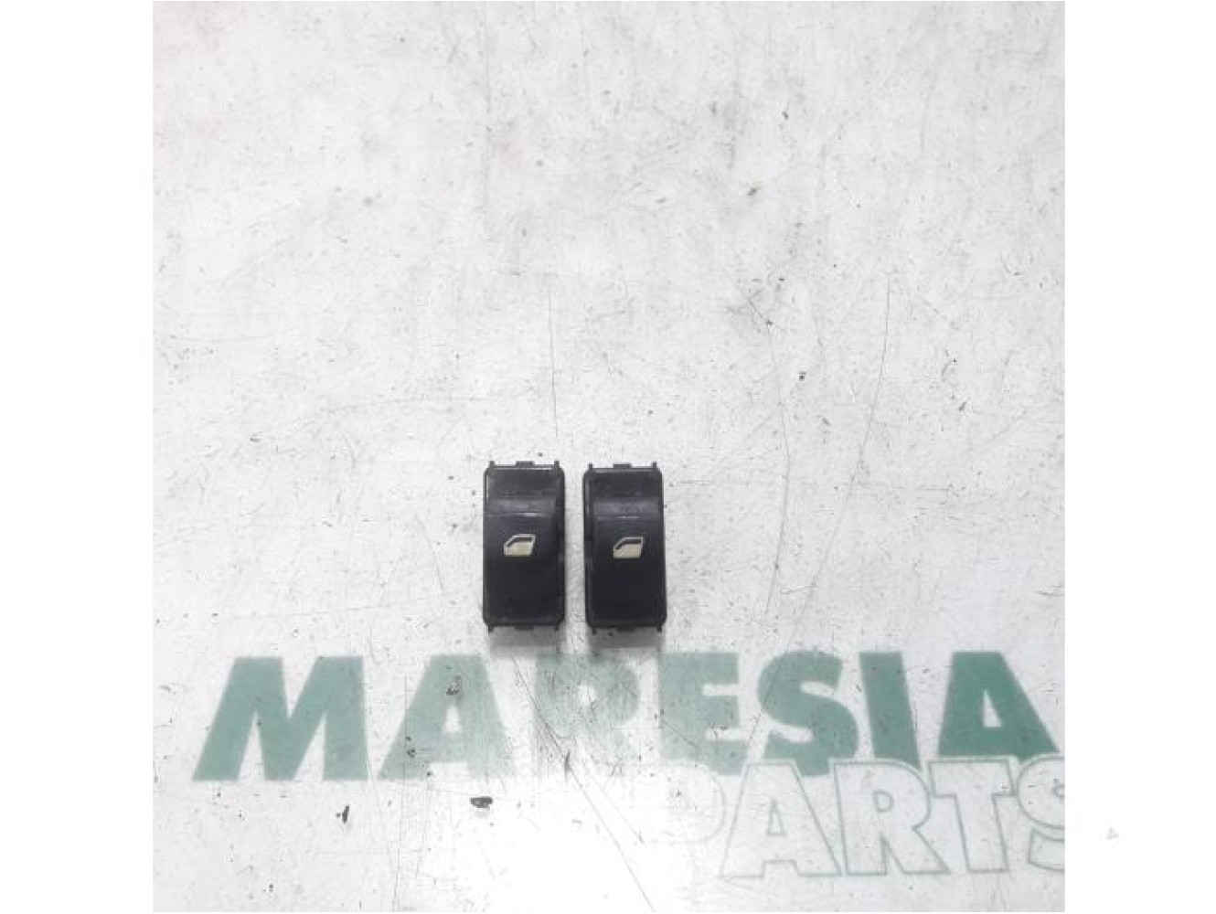Citroen - Berlingo - Multi-functional window switch