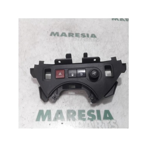 Citroen - Berlingo - Panic lighting switch