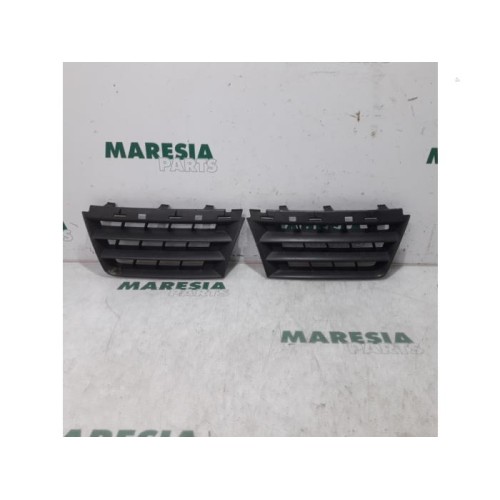 Renault - Megane Scenic - Grille