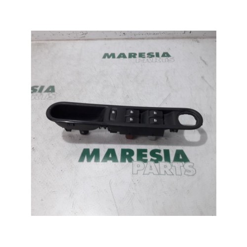 Renault - Espace - Multi-functional window switch