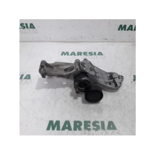 Renault - Megane - Support (miscellaneous)