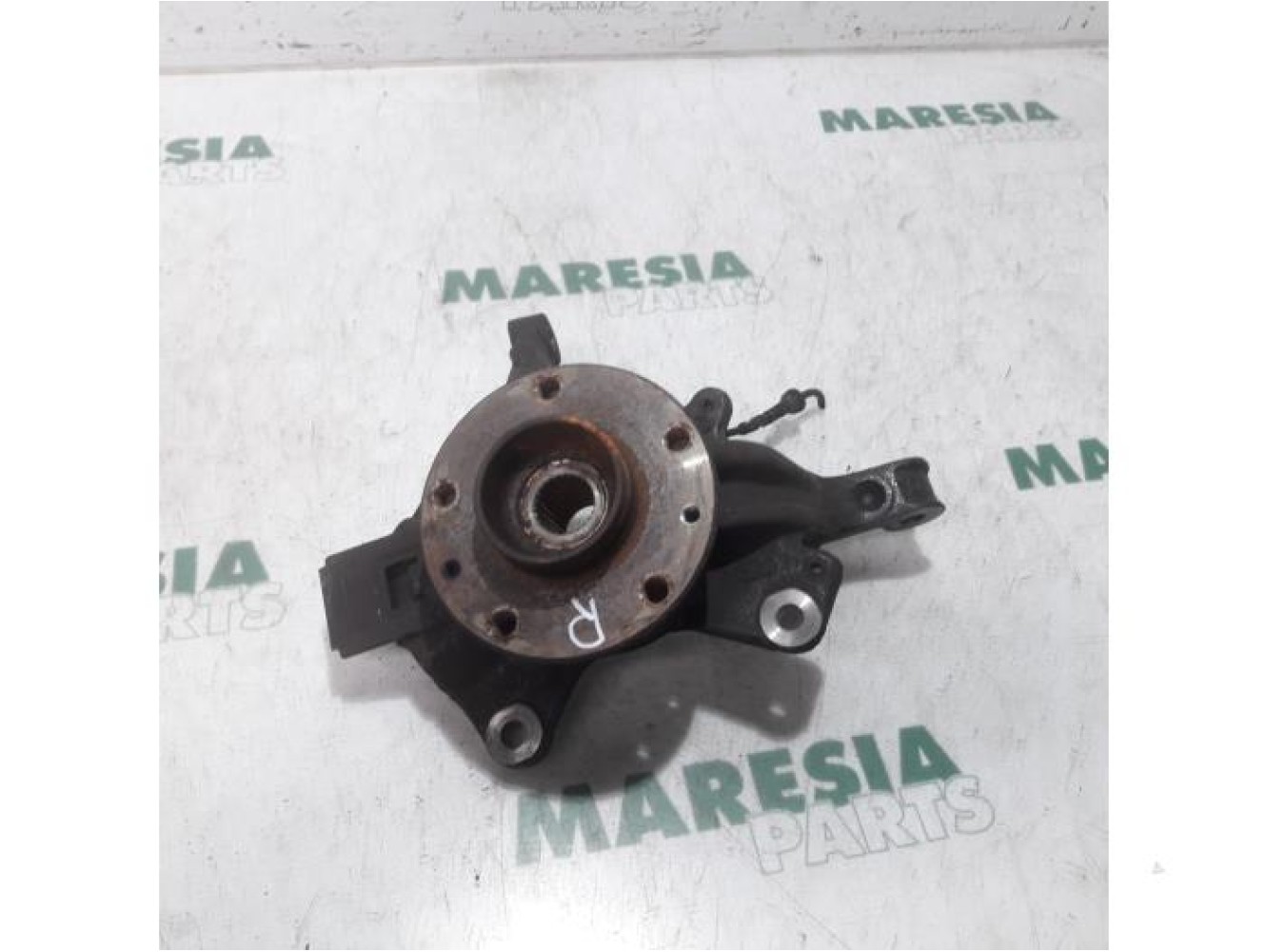 Renault - Megane - Knuckle, front right