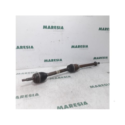 Renault - Megane - Front drive shaft, right