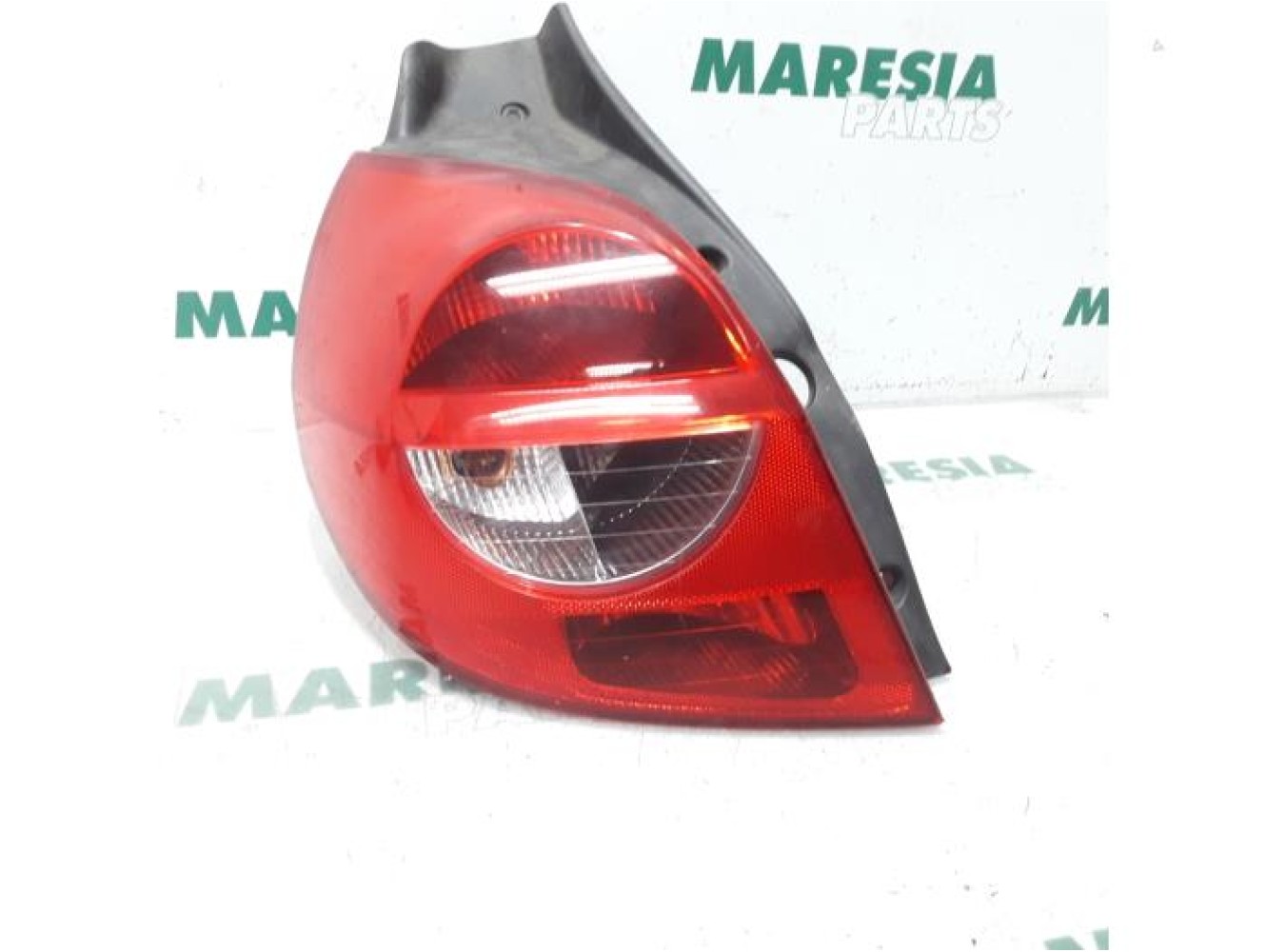 Renault - Clio - Achterlicht links