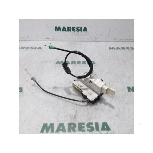 Citroen - C4 - Front door lock mechanism 4-door, right