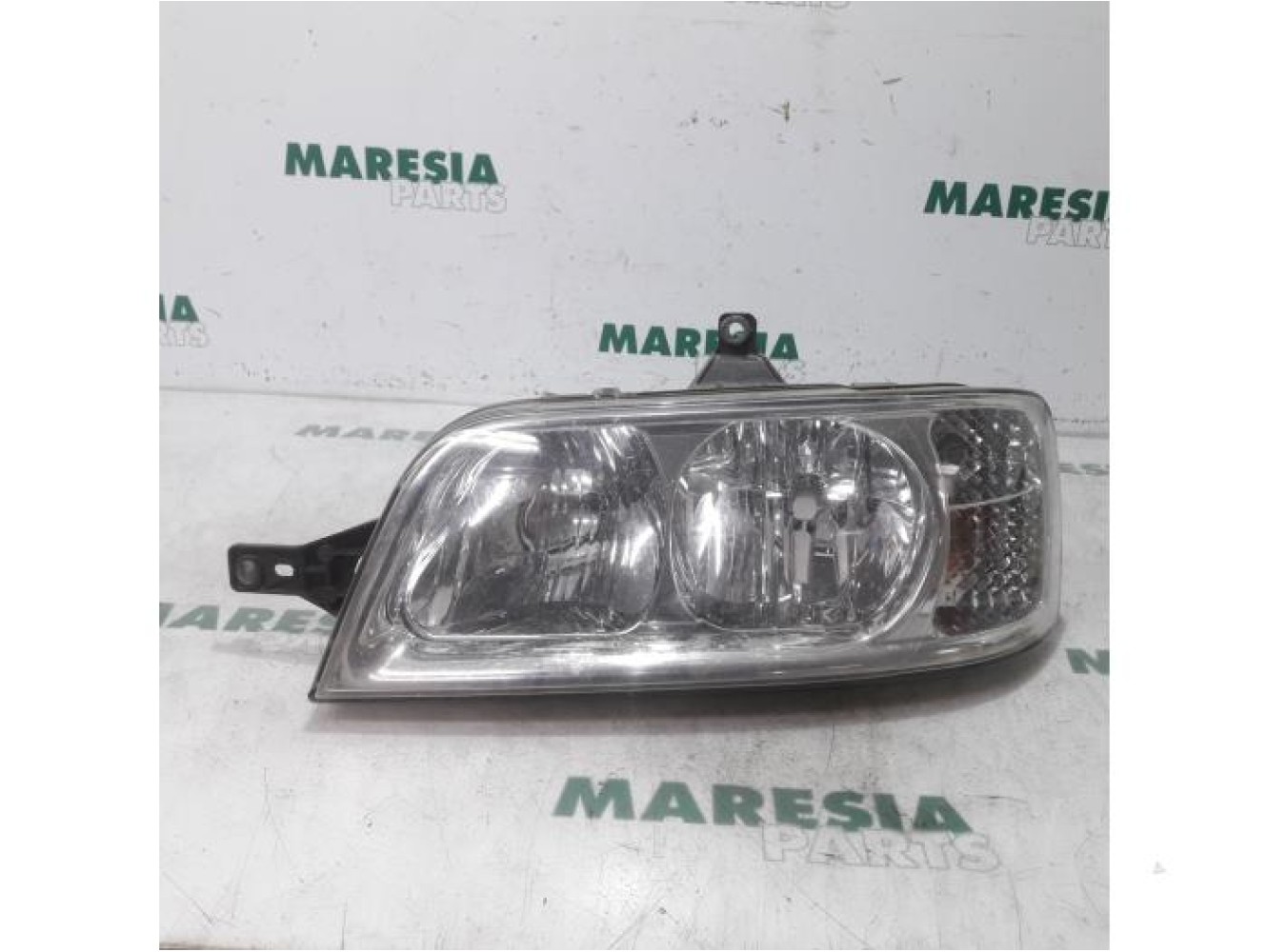 Peugeot - Boxer - Koplamp links