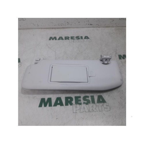 Peugeot - 208 - Sun visor