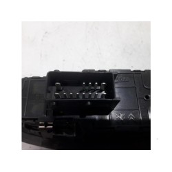 Peugeot - 208 - Multi-functional window switch