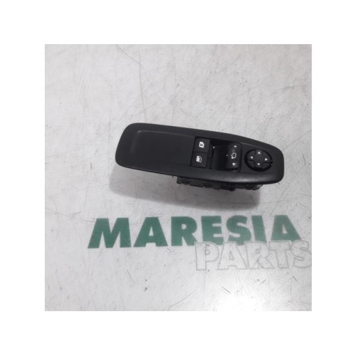 Peugeot - 208 - Multi-functional window switch