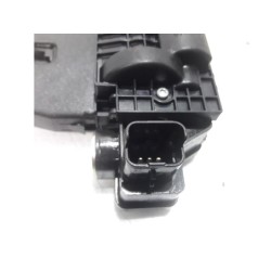 Peugeot - 208 - Tailgate lock mechanism
