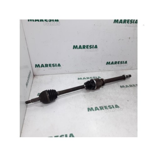 Renault - Clio - Front drive shaft, right
