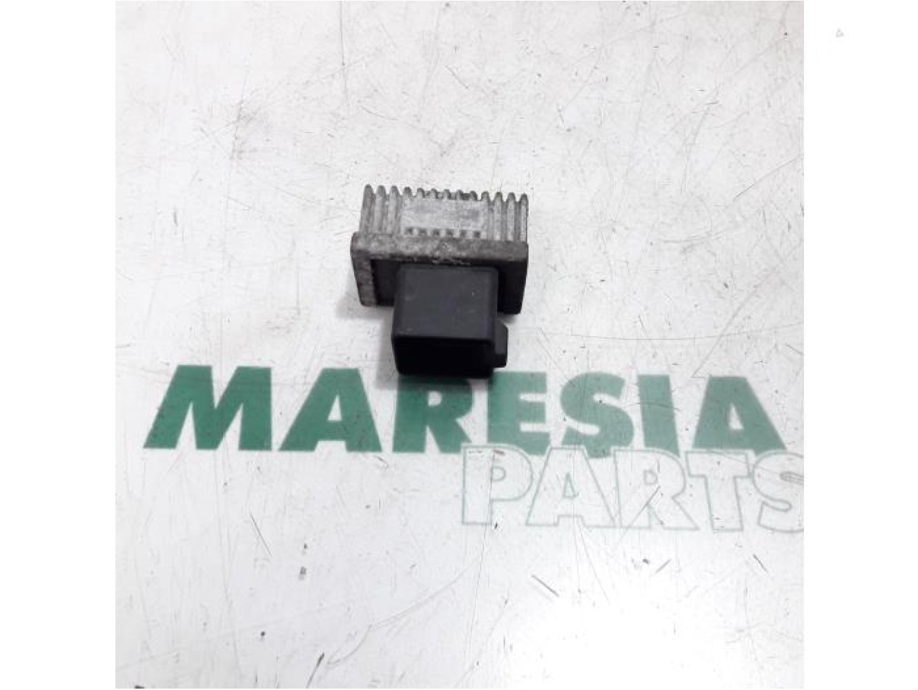 Renault - Clio - Glow plug relay