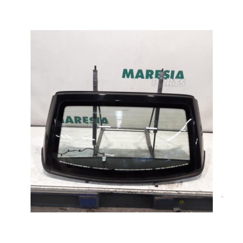 Peugeot - 206 - Rear window