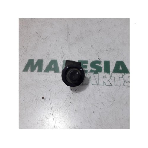 Renault - Trafic - Mirror switch