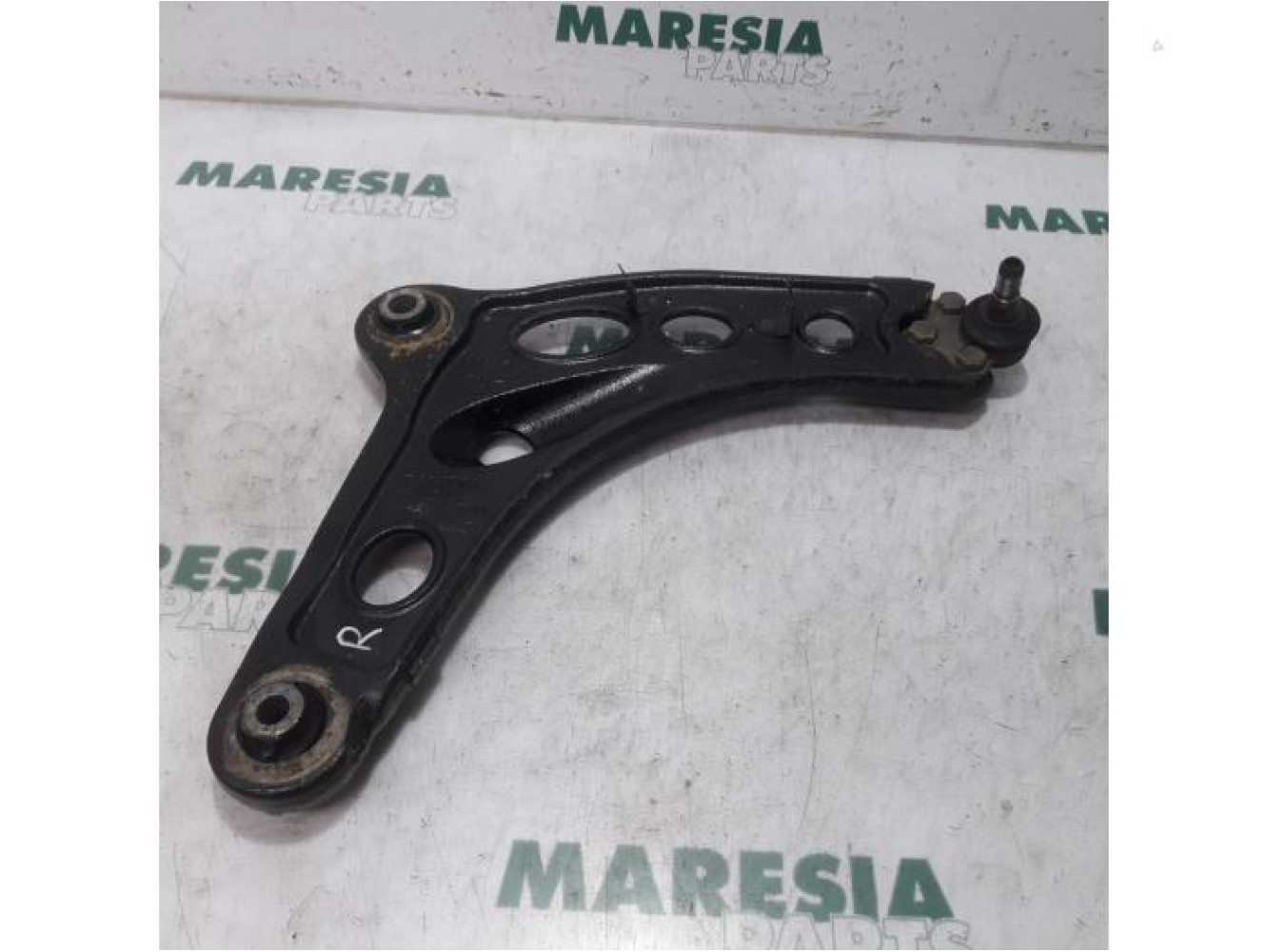 Renault - Trafic - Front lower wishbone, right