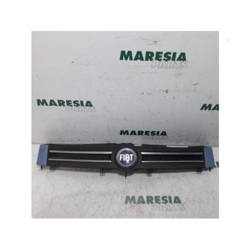 Fiat - Panda - Grille