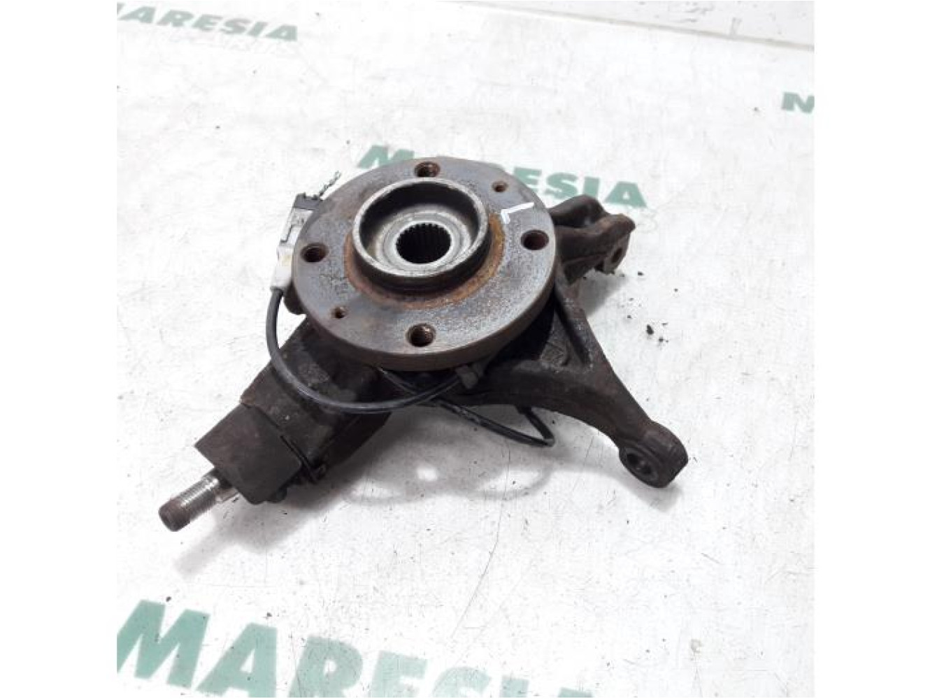 Peugeot - 308 - Achsschenkel links vorne