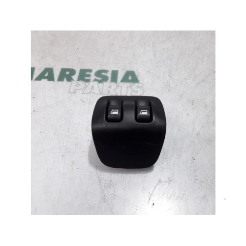 Peugeot - 206 - Multi-functional window switch