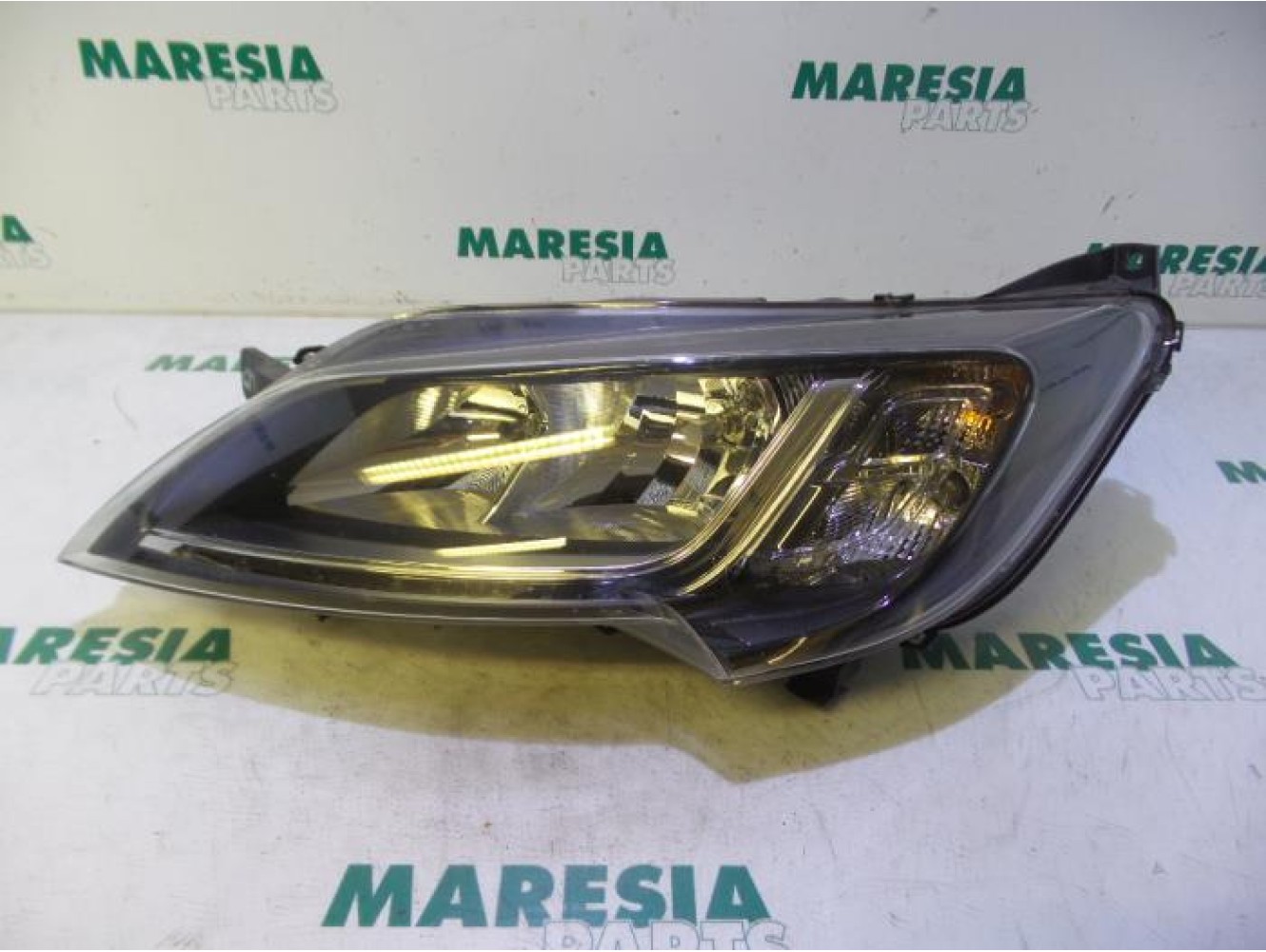 Peugeot - Boxer - Koplamp links