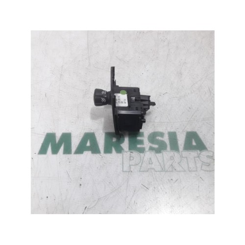 Renault - Megane Scenic - Cruise control switch