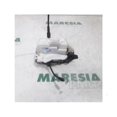 Renault - Megane Scenic - Door lock mechanism 4-door, front left