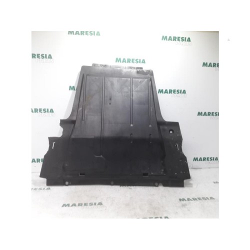 Renault - Megane Scenic - Engine protection panel