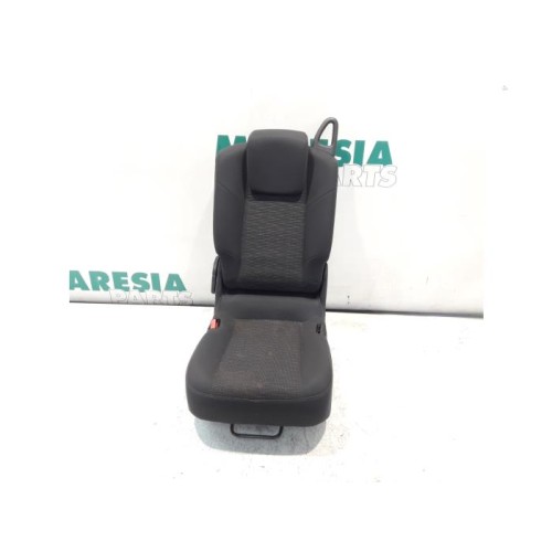 Renault - Megane Scenic - Rear seat
