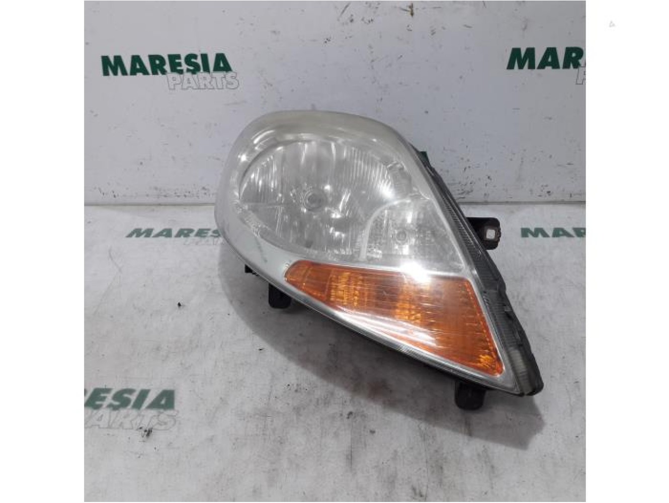 Renault - Trafic - Phare droit