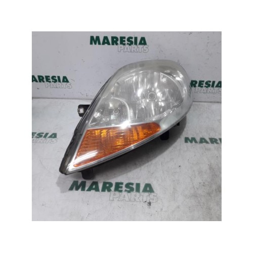Renault - Trafic - Koplamp links