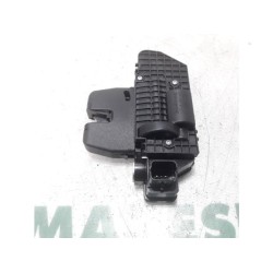 Peugeot - 208 - Tailgate lock mechanism