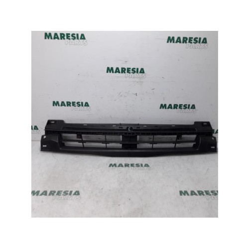 Renault - Trafic - Front panel