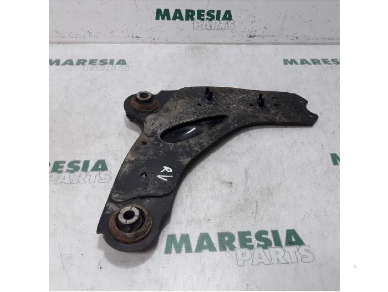 Renault - Trafic - Front lower wishbone, right