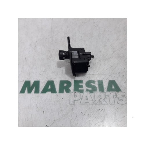 Renault - Scenic - Cruise control switch
