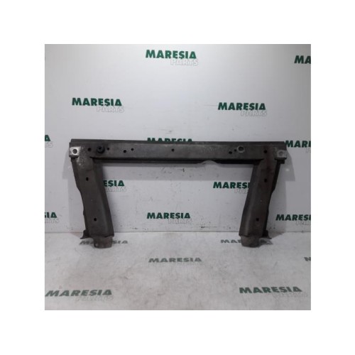 Renault - Scenic - Radiator bar