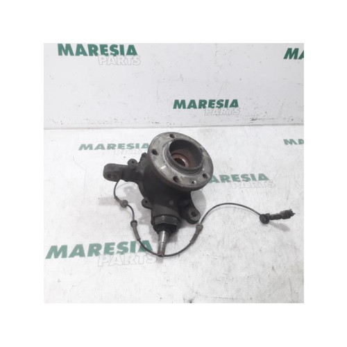 Renault - Master - Knuckle, front right