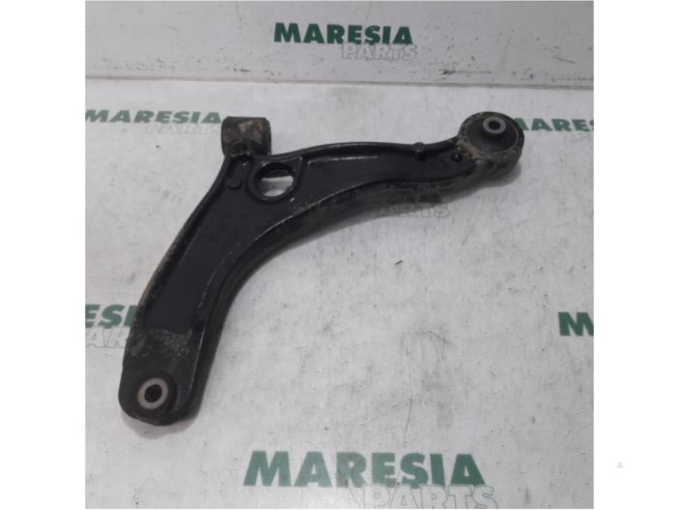 Renault - Master - Front lower wishbone, right