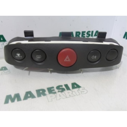Fiat - Punto - Panic lighting switch