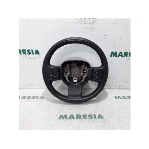 Fiat - 500L - Steering wheel